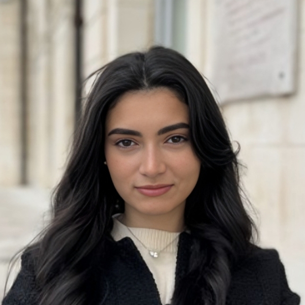 Lena - Biology tutor - Darwin