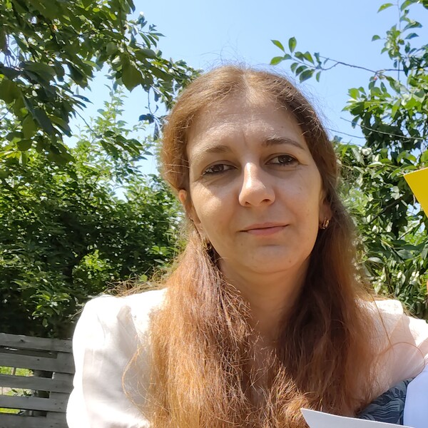 Iulia - Profesor de pregătire pentru bacul la fizică - București