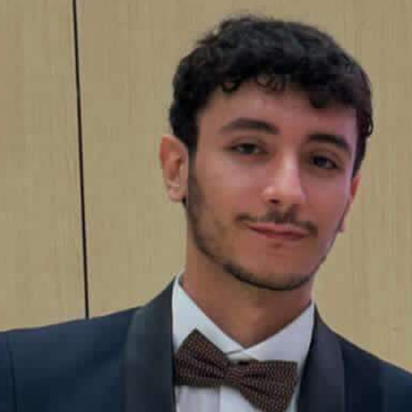 Oussema - Prof de SVT - Nantes