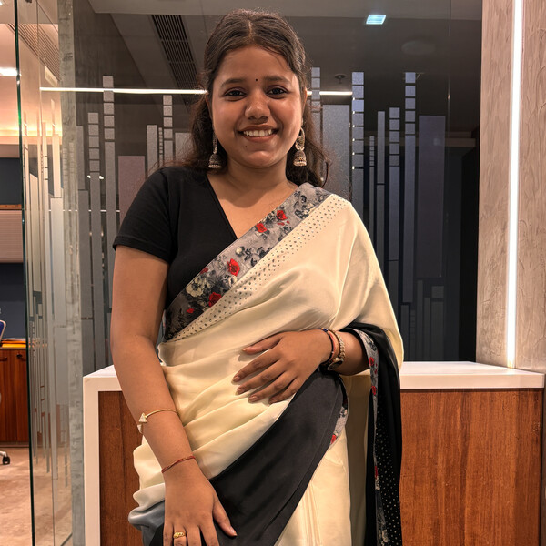 Vanshika - Economics teacher - Kolkata