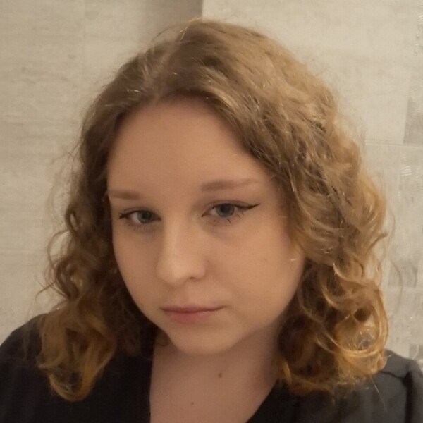 Julia - nauczyciela języka polskiego - Zielonki