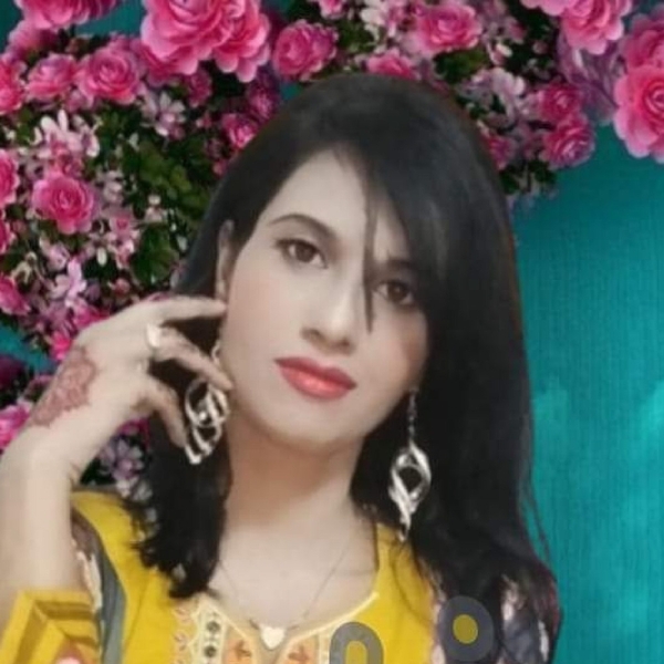Ishrat - Art and design tutor - Karachi