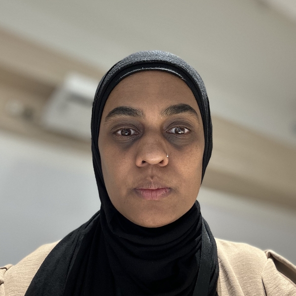 Roohi - Computer science tutor - London