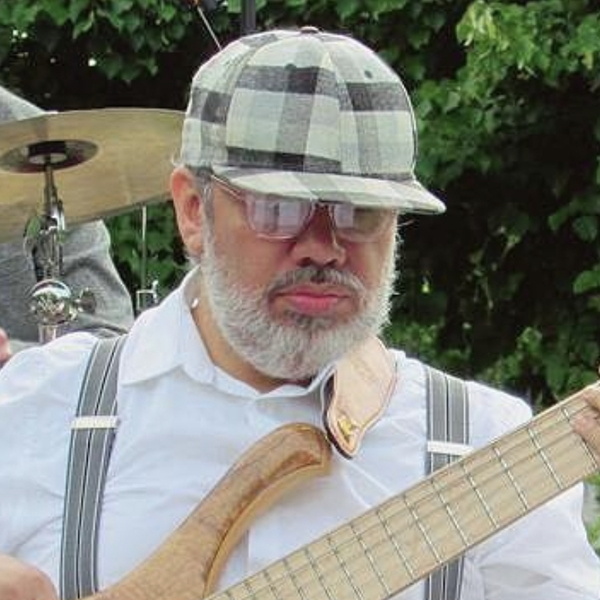 Alexander - Lehrkraft für Bass - Rietberg