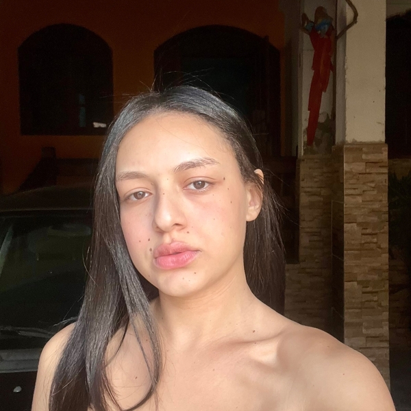 Mariane - Prof de inglês - Vila da Serra