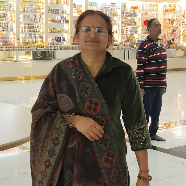 Sudha - Hindi tutor - Faridabad