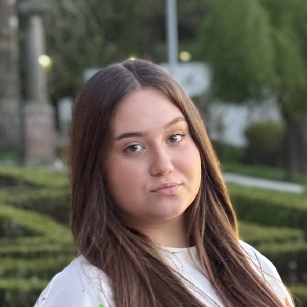 Maria - Profesor de matematică - Giurgiu