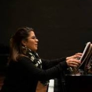 Laurène - Prof de piano - Chantesse