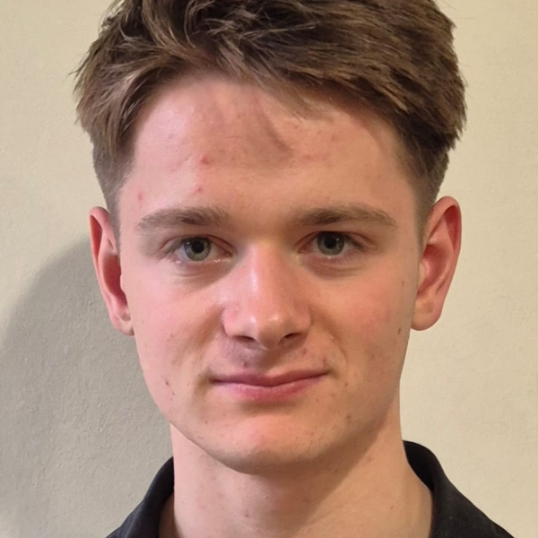 Victor - Physics tutor - Guildford