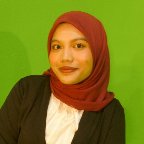 Nur - Malais tutor - Sagil