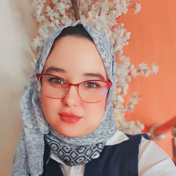 Sanae - Prof d'arabe - Meknès