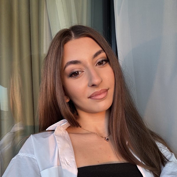 Ana - Profesor de Engleză - București