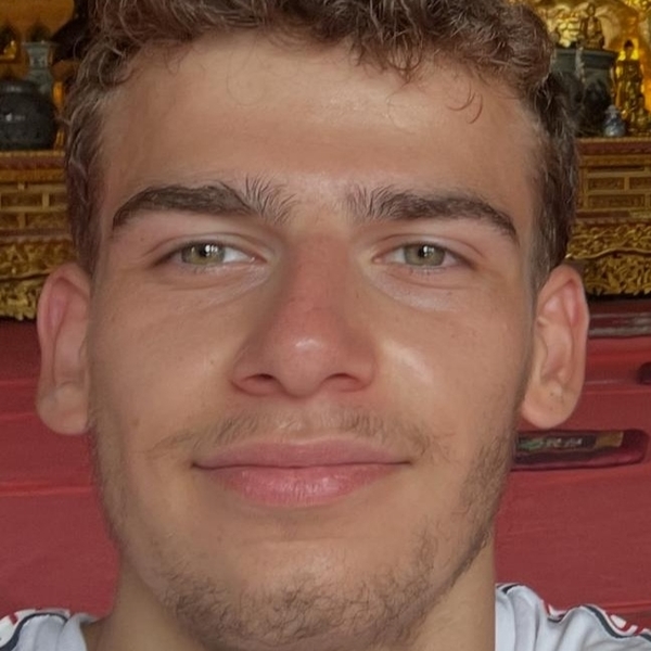 Romain - Prof de maths - Cluny