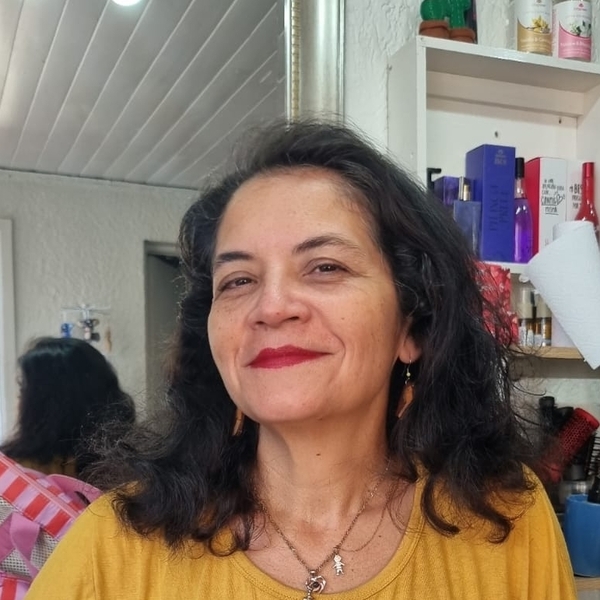 Ayesha - tutor académico - Arica