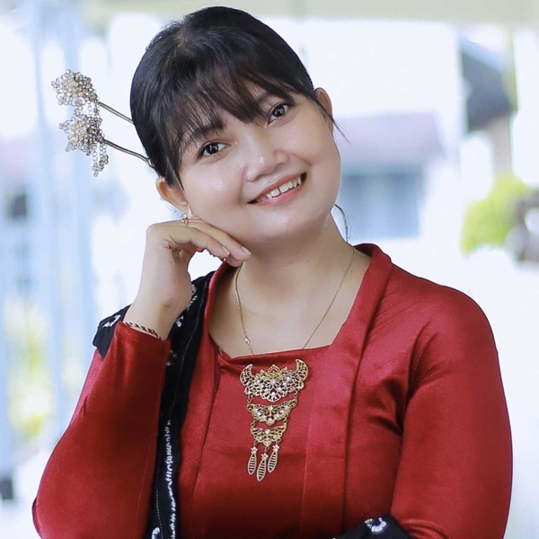 Atika - Guru akuntansi - 