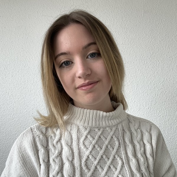 Emma - Prof de médecine - Lyon