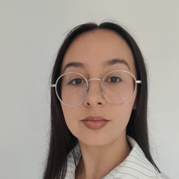 Aline - Profesor de biología - Puebla