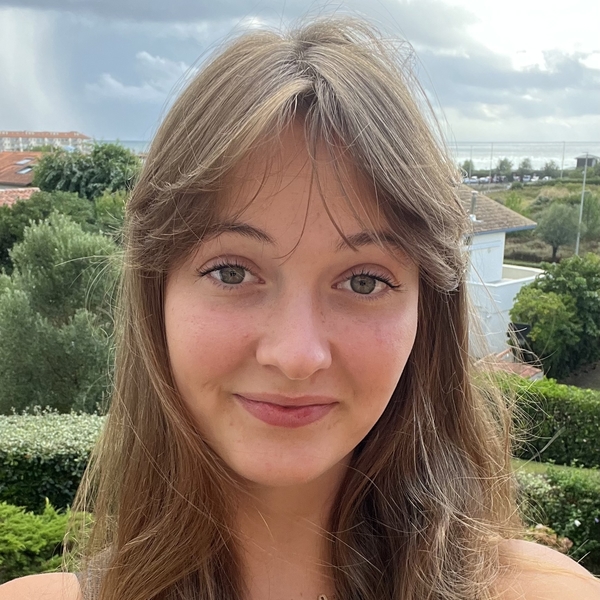 Julie - Prof de maths - Mont-Saint-Aignan