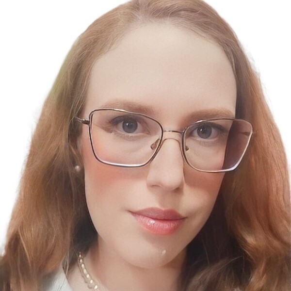 Myriam - Prof de linguagens de programação - São Carlos