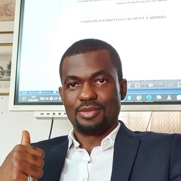 Aime - Prof de marketing digital - Versailles