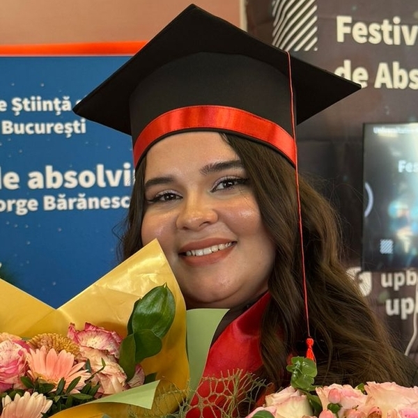 Ștefania - Profesor de fizică matematică - București