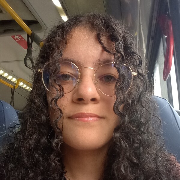 Letícia - Professor de português - Rio de Janeiro