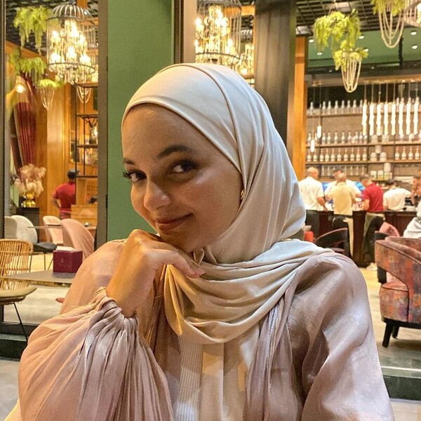 FATIMAZAHRA - Prof de physique - Casablanca