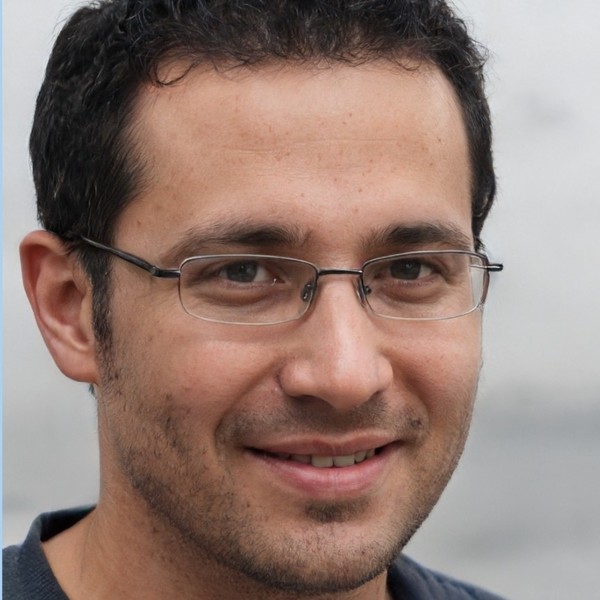 Adam - Prof de sciences de l'ingénieur - Paris