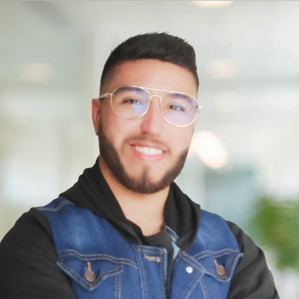 Daniel - profesor de diseño gráfico - 
