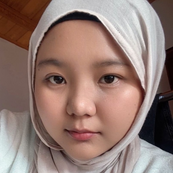 Tryssa - Guru bahasa inggris - Bengkulu
