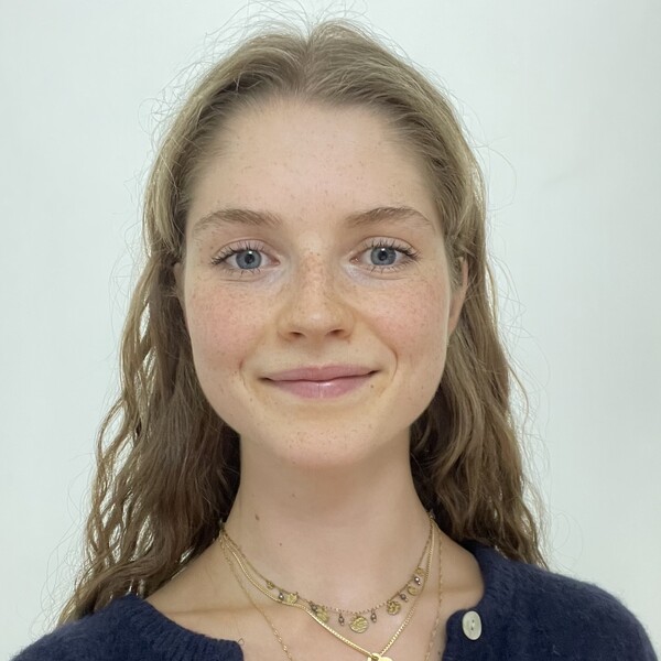 Mae - Math tutor - London