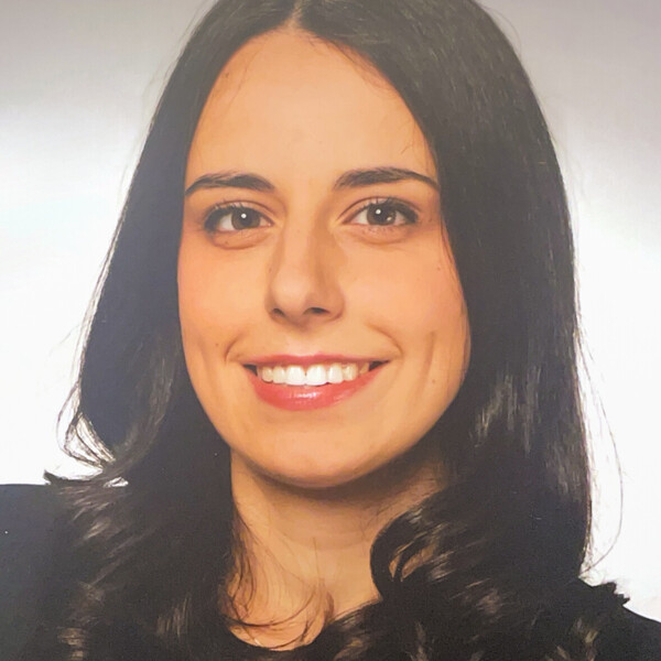 Ayana - Lehrkraft für BWL - Wien