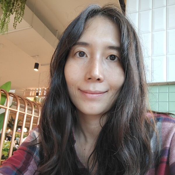 Anita - Guru bahasa inggris - Bandung