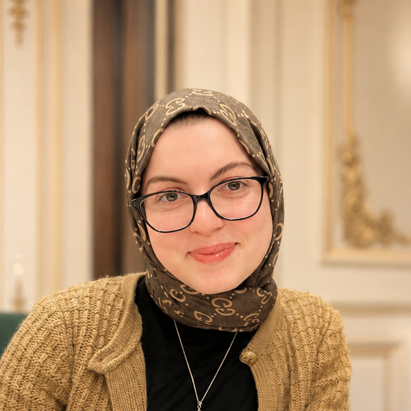 Ayşe - Kuran okuma öğretmeni - İstanbul