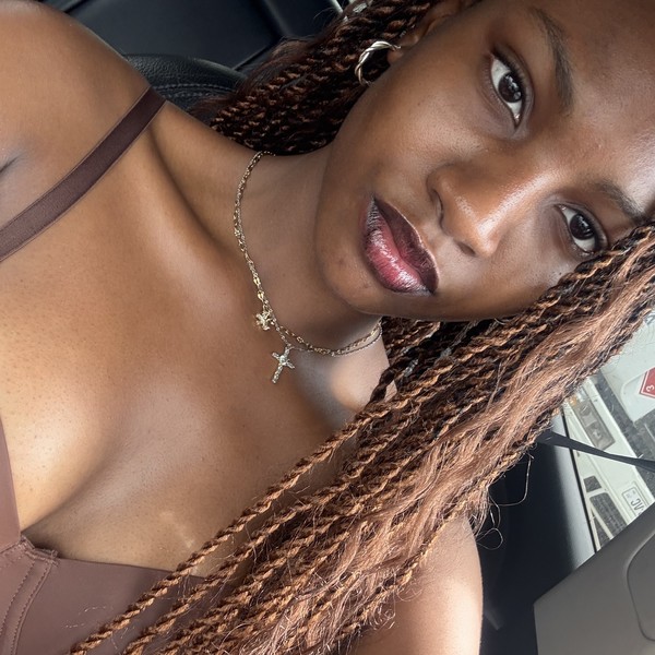 Adrienne - Prof de français - Paris