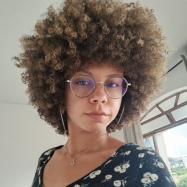 Maria - Prof de inglês - Fábricas