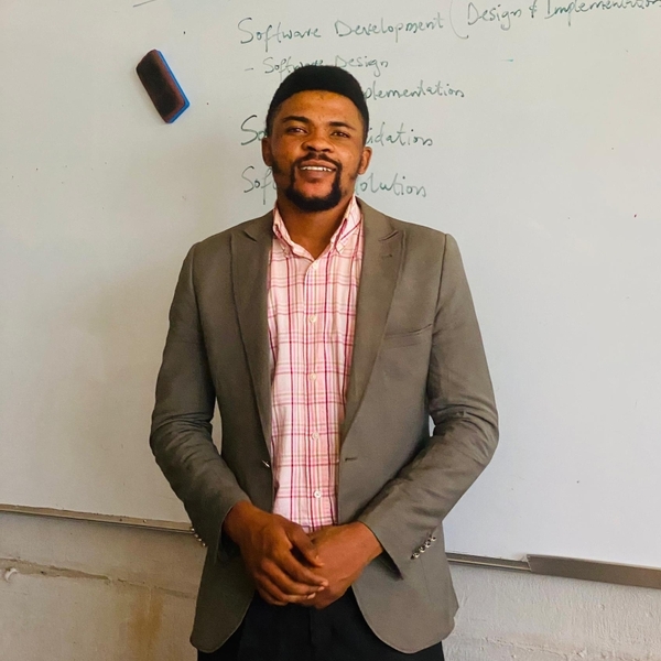 Victor - Computer programming tutor - Abuja municipal