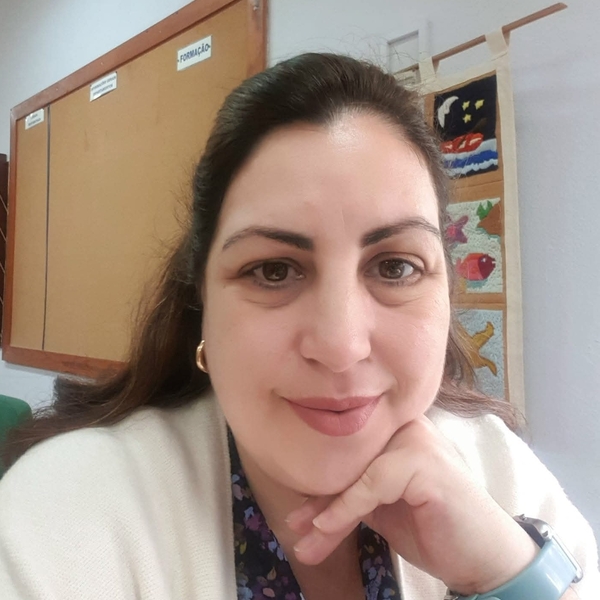 Ana - Prof de inglês - Charneca de Caparica