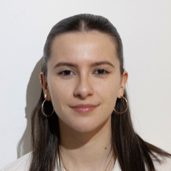 Carla - Prof de physique - chimie - Montigny-le-Bretonneux