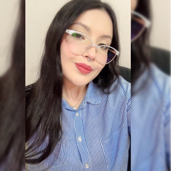 Alexandra - Profe de física - Cartago