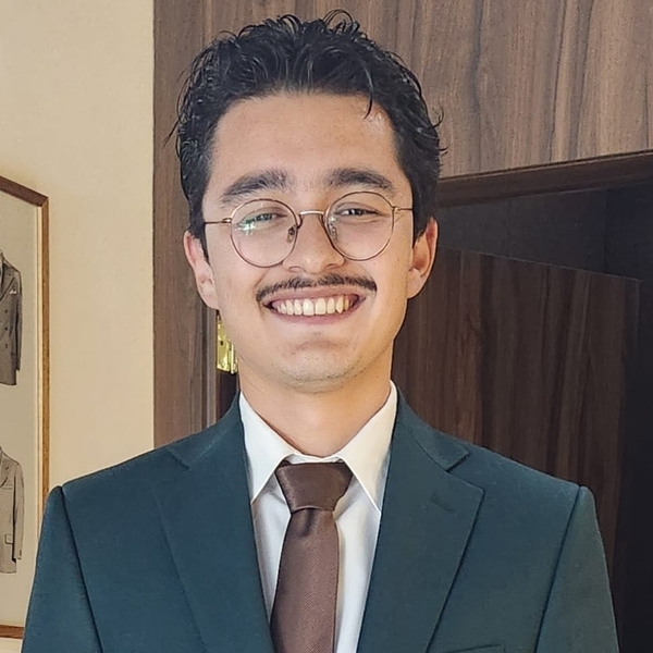 Eduardo - prof de Química - Candiles