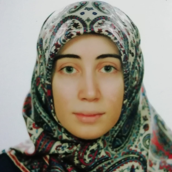 Esra - Arapça öğretmeni - İstanbul