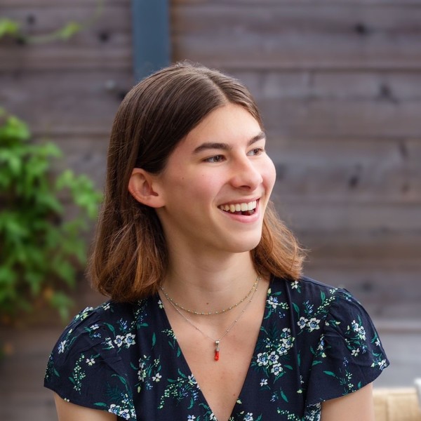 Eva - Prof de maths - Paris