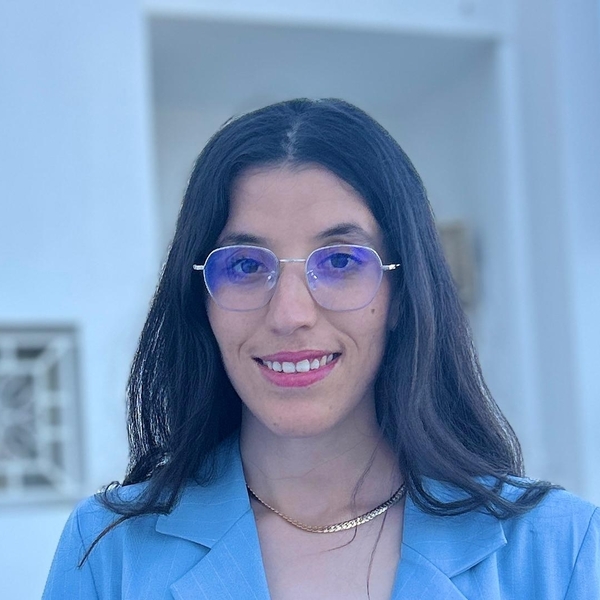 Aicha - Prof de maths - 