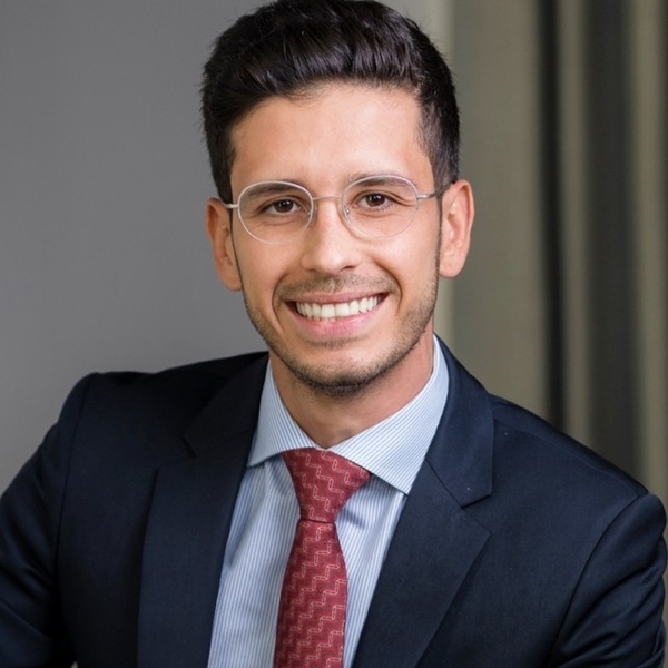 Théo - Prof de droit civil - Paris