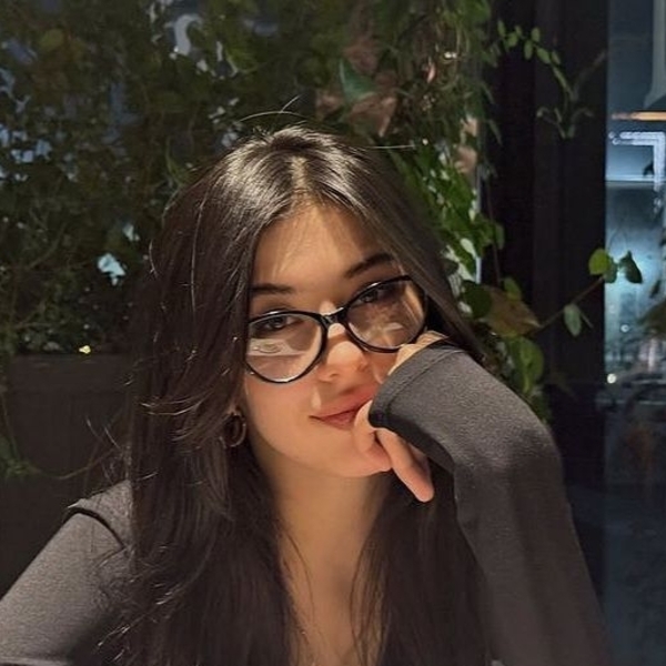 Maria - Prof de SVT - 