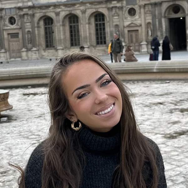 Emma - Prof de portugais - Athis-Mons