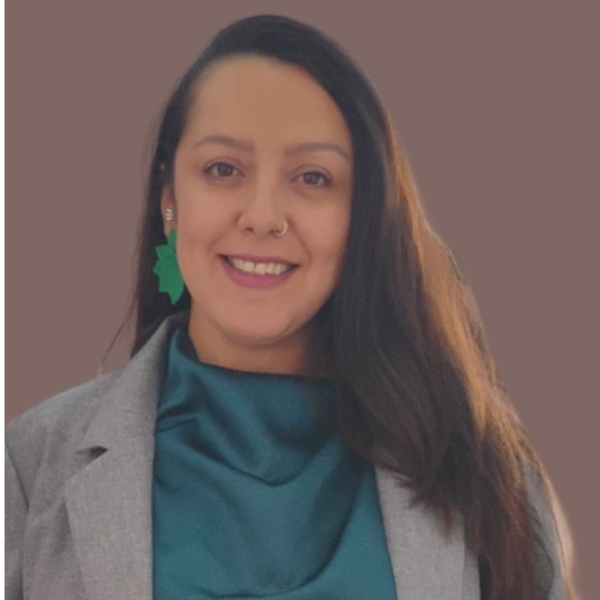 Laura Angélica - Profesor de química orgánica - Concepción