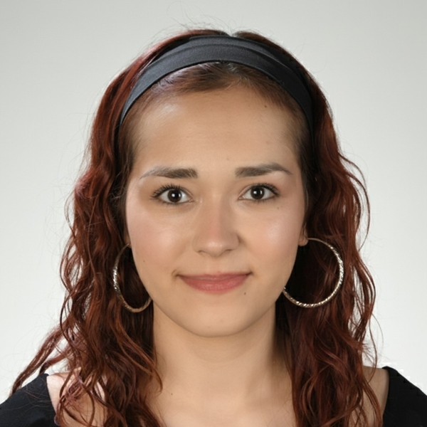 Buse - Biyoloji öğretmeni - 