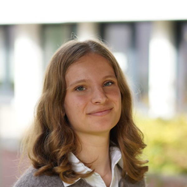 Maelle - Prof de maths - Brest